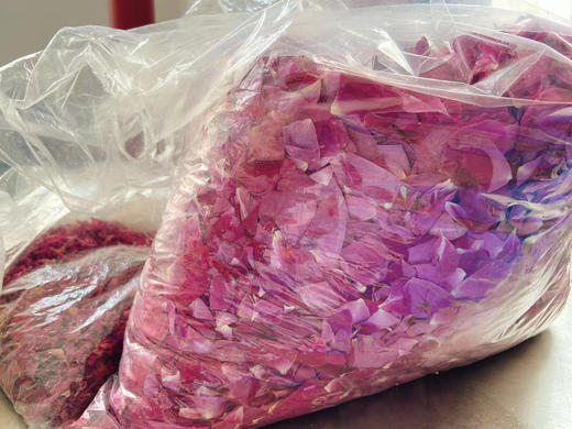 72小时内发货【云南玫瑰鲜花饼】🤤 【40克*8枚/盒（保质期12天）】头水玫瑰！现做鲜烤！花香馥郁！ 酥软细腻 层层起酥 可做伴手礼，手工制作，不加防腐剂，口感佳不像市面上的普通鲜花饼那么甜！ 商品图8