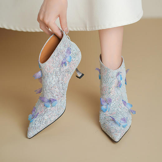 【预售5天】大码法式时尚真皮高跟鞋女细跟新款水钻蝴蝶女短靴春秋单靴ALS&2573 商品图1