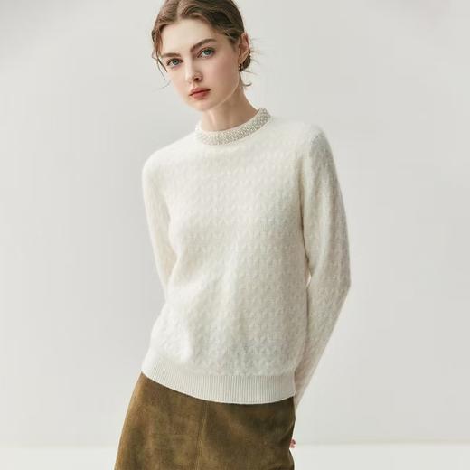 「高货qj」全新升级【铂金会员477/天猫639/差价162】(02333)洛诗琳气质镶钻珍珠领羊绒衫2025秋冬圆领减龄提花毛衣 商品图2
