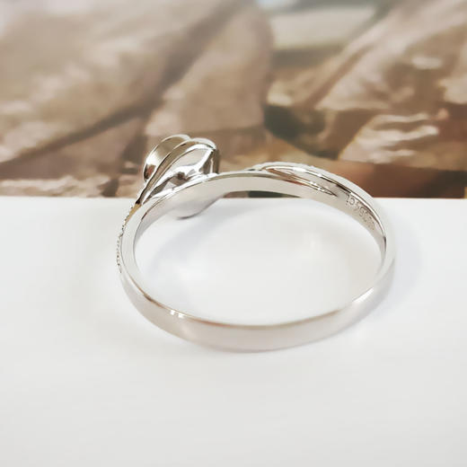 【天然正品】周大生PT950铂金经典简约花朵造型0.302克拉钻石戒指12号（皆取最大值）300925AK29 现售价：2980! 商品图6