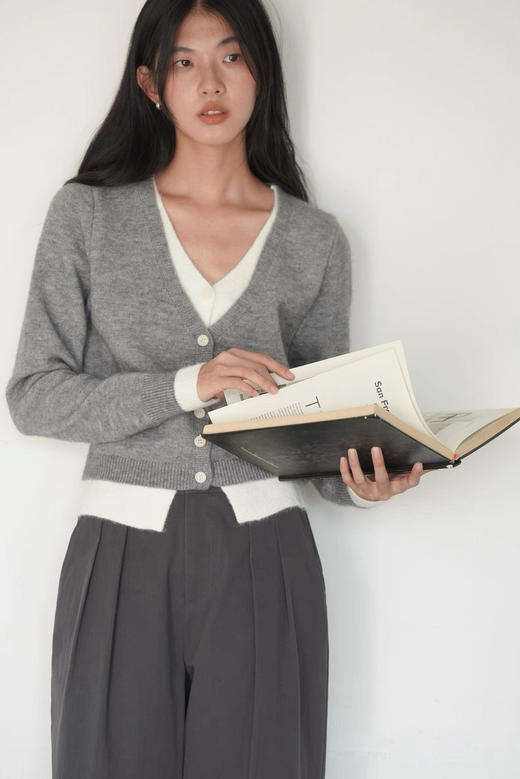 【撞色假两件毛衣】显瘦保暖 柔软舒适 无束缚感 撞色设计造型感强 商品图4