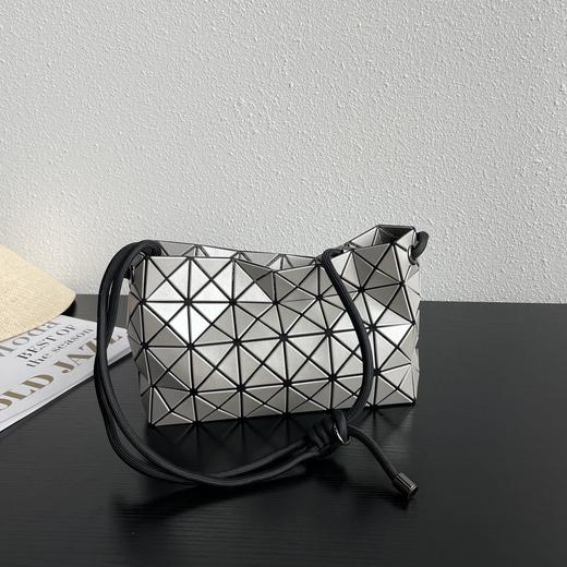 【San宅同款豆腐包2024幻彩新色百变的造型，百搭的款式ASM126212】 商品图1