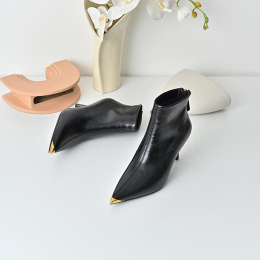经典鲨2025年专柜新款优雅尖头后拉链加绒高细跟气质短靴女KW127-558081 商品图1
