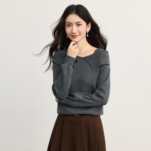 【10/15新品】熙世界氛围感一字肩翻领针织衫女2025秋冬新款设计感独特灰色毛衣 商品图3