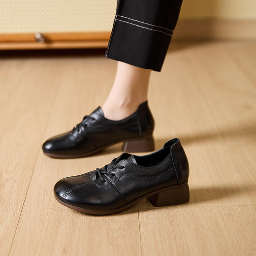 JY9869 2025春秋妈妈鞋真皮软底中老年女士皮鞋深口舒适防滑老人单鞋 商品图0