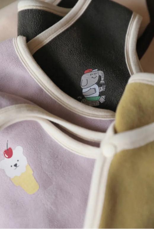 🌈新款秋上新🍂【西蒙日记&奥粒双面卡通撞色马甲ZZS002 】 ✅萌趣设计超吸睛：🌸可爱卡通印花，瞬间戳中童心 ✅双面毛绒超贴心：😎外搭/内搭都可穿，实用性拉满 商品图6