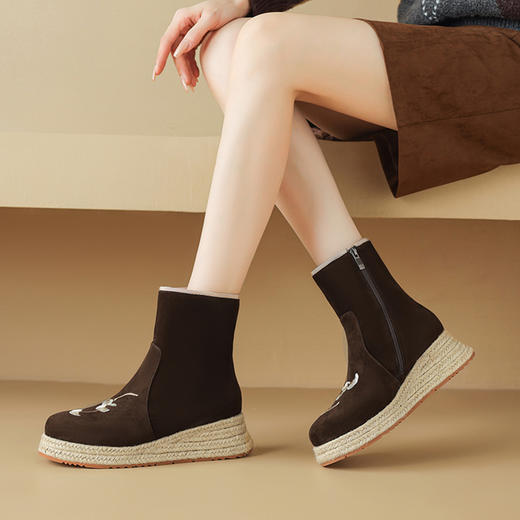 OLD 7189绣花女鞋民族风加绒汉服靴古风松糕底棉靴 商品图1