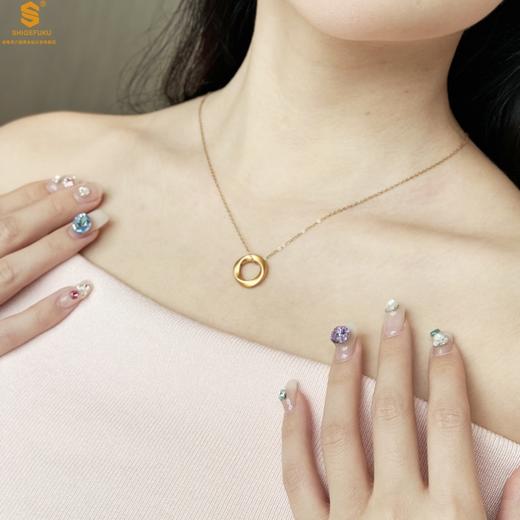 【品牌授权】【香港周六福】黄金钻石首饰 守护爱情莫比乌斯环足金内嵌足银吊坠（附赠K金项链） 商品图3