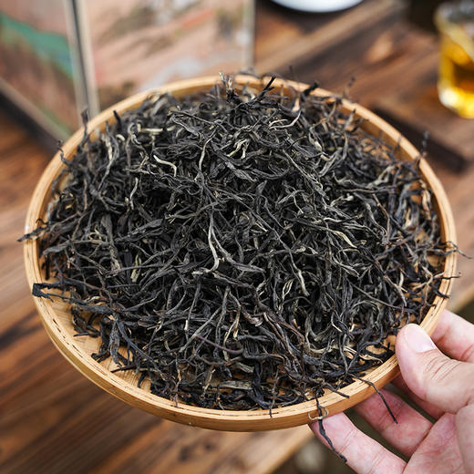 【弯弓凤凰窝】2025年头春茶，易武弯弓原始秘境中的茶香产量稀缺的珍贵佳茗品味世外桃源中的味觉盛宴，500克/箱 拍1箱发2箱 商品图1