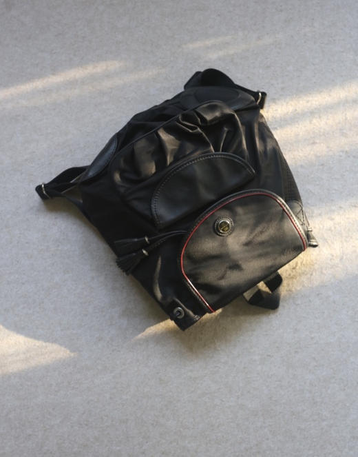 简单粗暴的 哈！出自样板间 Lancel 轻便尼龙配小牛皮 双肩背包 商品图0