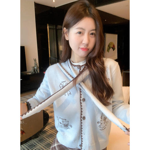 <曾小咸推荐>现货秒杀 ！微信超特价！刺绣毛衣开衫 日常199.99 立减110 秒杀89.99！！ 商品图1