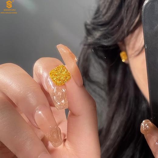 【品牌授权】【香港周六福】黄金钻石首饰 精雕镂空花丝幸福甜蜜小方糖足金内嵌足银耳钉（对） 商品图3