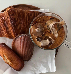 你的咖啡和BGM都在打架？！这份歌单让你喝出颅内高潮！🎵☕️