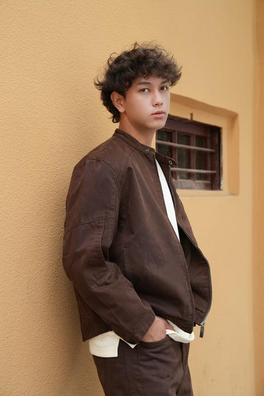 530772305复古牛仔夹克 商品图1