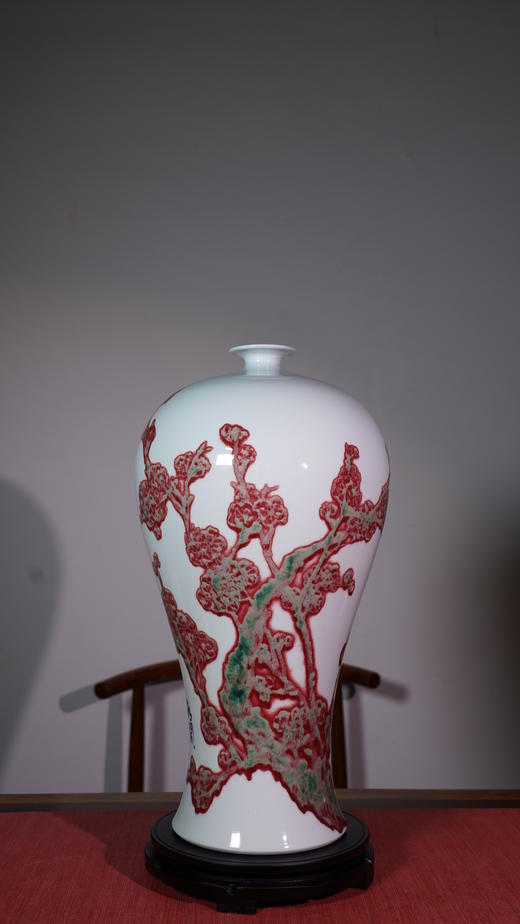 釉里红梅开五福梅瓶 商品图0