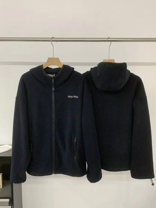 MIUMIU400抗静电摇粒绒男女刺绣连帽款外套 商品图5