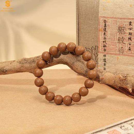 【品牌授权】【香港周六福】 天然本草非遗古法驱蚊香手串10mm（传承礼盒）附赠朱砂手串6mm 商品图1