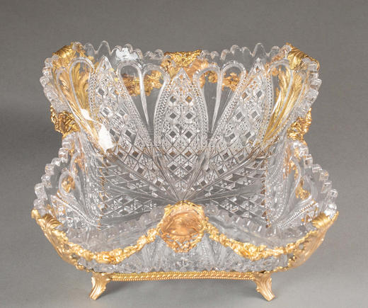 独角鹿西洋古董1930年代葡萄牙出品玫瑰花蔓与女子肖像主题铜鎏金精雕装饰菱格纹切割水晶果樽 商品图3