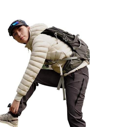 波司登 女连帽短款羽绒服 B250131048 商品图3