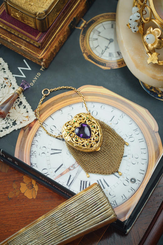 【已售】独角鹿西洋古董20世纪欧洲出品藤蔓爱心造型14K黄金镂雕镶嵌紫水晶钻石及沙弗莱石网状编织零钱包 商品图4