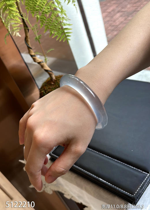 5122210，手镯，圈口56.5。具体价格微信咨询 商品图3