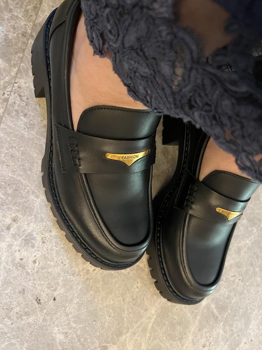 现货！【定制版乐福鞋】全料采用头层牛皮，耐穿耐磨！正码正拍，不用拍大一码！跟高5.5cm，胖宽脚型定制版，英伦风厚底乐福鞋，头层牛皮加宽皮鞋 商品图8