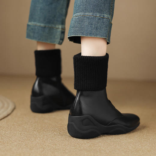 【预售5天】秋冬季坡跟软皮短靴女新款加绒毛线口中筒靴子方头休闲保暖女靴LD&7513 商品图4