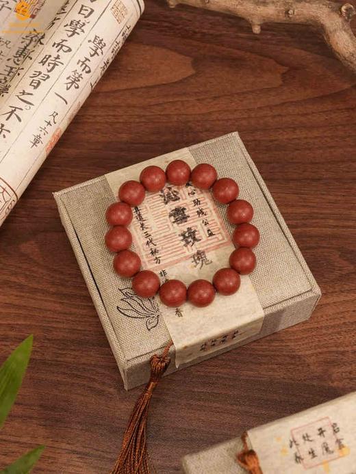 【品牌授权】【香港周六福】天然本草非遗古法沁雪玫瑰手串10mm（传承礼盒）附赠朱砂手串6mm 商品图1