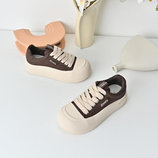 经典鲨2025年秋季专柜新款百搭圆头厚底系带休闲鞋面包鞋女KW316-537091 商品图2