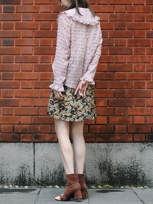 TYNVIE 纹理粉色荷叶边领长袖丝质衬衫 商品图12