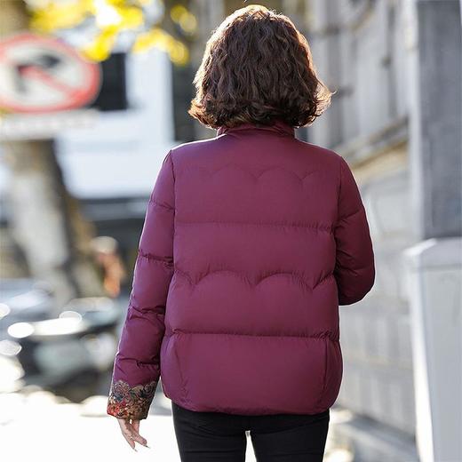 雪中飞 女羽绒服 X40143230F 商品图3