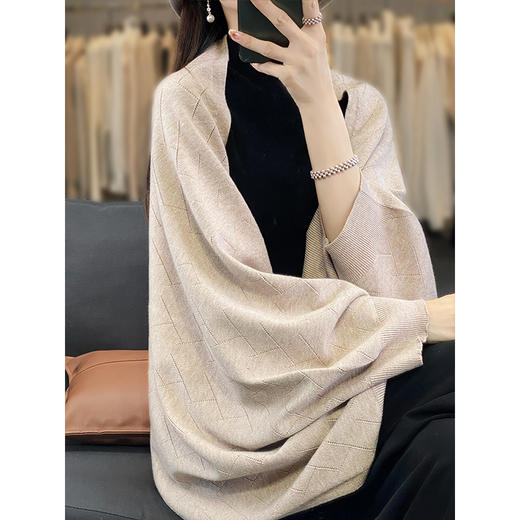 KQL B403N90075围巾外套镂空菱形格宽松外披斗篷上衣 商品图1