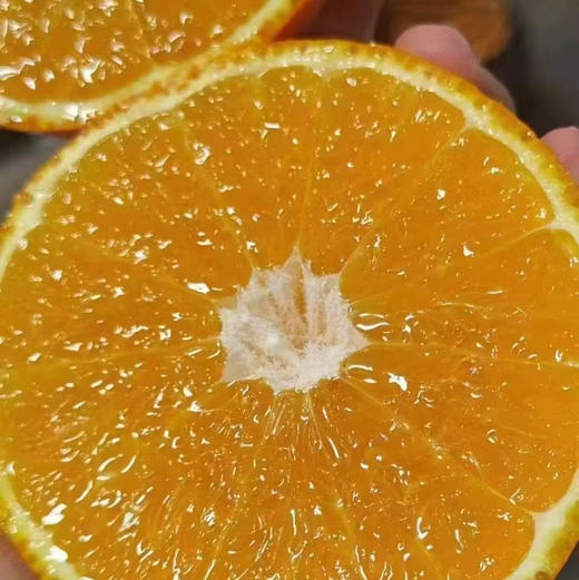 【秒拍尝鲜爱媛果冻橙到店】！汁多的溢出来！纯甜，一丢丢酸。薄！美！无核 ，请叫我橙子君！果皮薄透，多汁 商品图5
