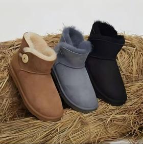心选丨【经典百搭】UGG一粒扣休闲短靴雪地靴冬季女士舒适平底保暖鞋【奥莱热卖】顺丰直发！