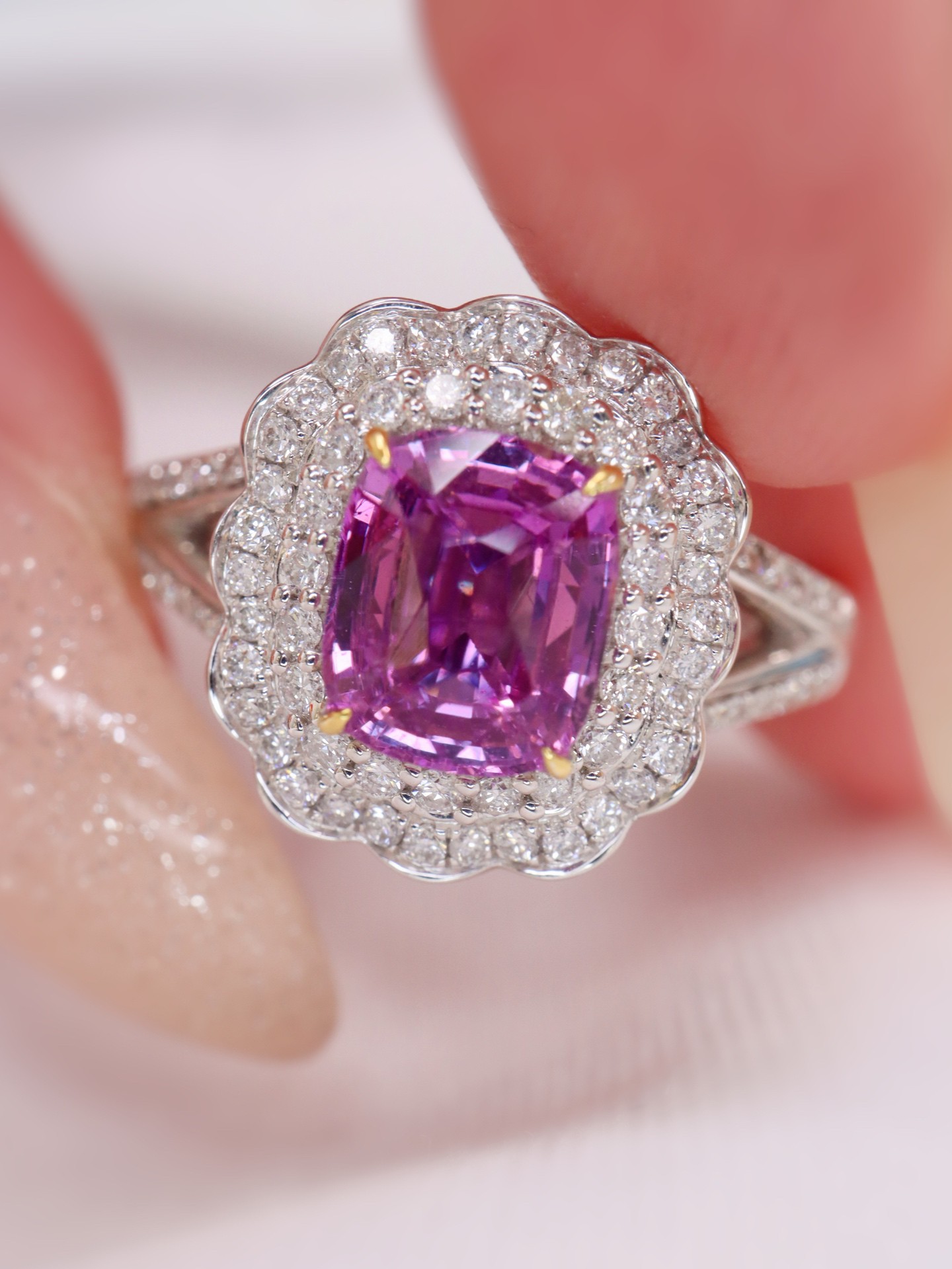 1.85ct刻面蓝宝石戒指