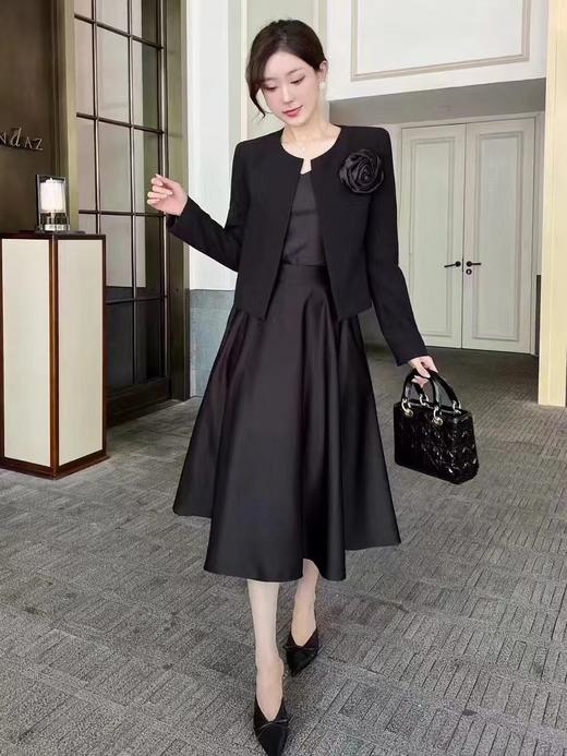 SZ3A63_漆黑色_外套_秋季_圆领立体花朵修身短款气质小香风_高级女装_BERNIEELEN 伯妮斯茵 商品图1