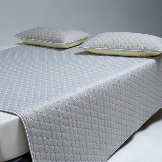 法国啄木鸟（Z.M.N.) 蜂巢乳胶凉席三件套1.8米拉姆本 ZLX-0034 商品图2