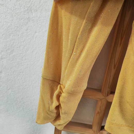 仅一件！ 【断码清仓】复古优雅姜黄色显瘦长袖亮丝针织交领上衣日常穿搭气质打底衫ZFYY014 商品图6