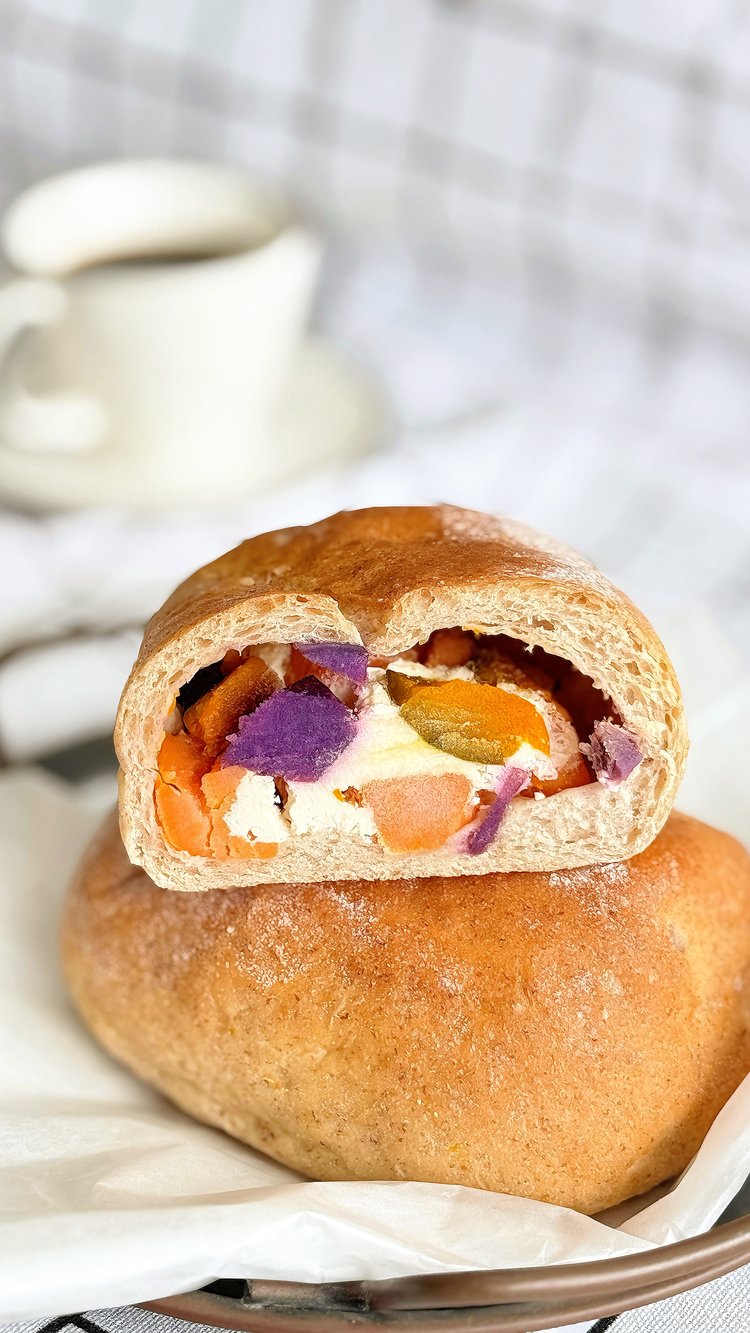  五谷丰登巨无霸｜秋日粮仓“粉糯掌心欧包”｜掰开爆馅板栗香｜减脂期狂喜