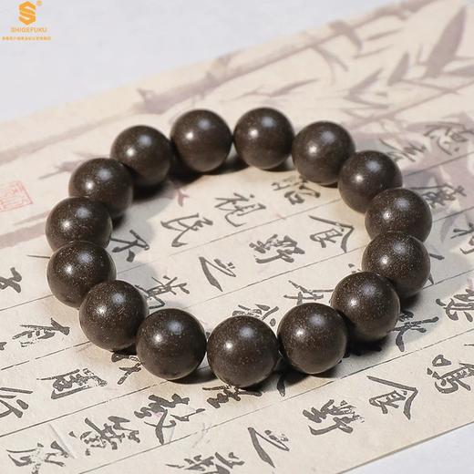 【品牌授权】【香港周六福】天然本草非遗古法龍涎本草手串12mm（传承礼盒）附赠朱砂手串6mm 商品图1