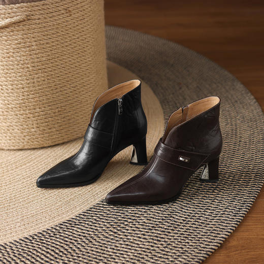 【预售5天】气质粗跟V口短靴女新款法式复古尖头裸靴单靴真皮深口高跟鞋LD&7496 商品图3