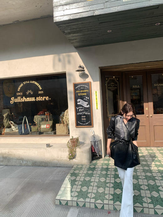 Read Nameless /摩登收腰黑色皮衣2025/10/16 商品图8