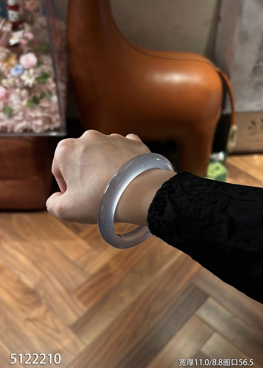 5122210，手镯，圈口56.5。具体价格微信咨询 商品图1