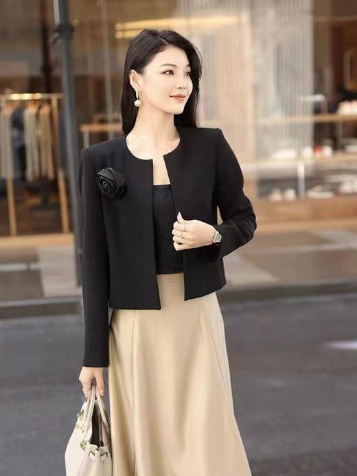 SZ3A63_漆黑色_外套_秋季_圆领立体花朵修身短款气质小香风_高级女装_BERNIEELEN 伯妮斯茵 商品图0