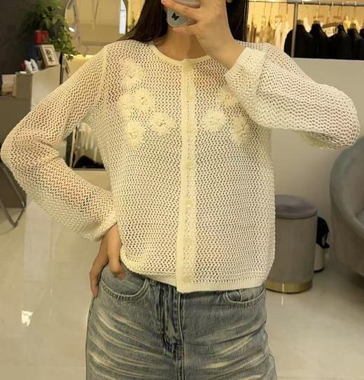 伯妮斯茵 | 复古慵懒 米白镂空针织开衫 立体花朵装饰 软糯亲肤 日常叠穿款  SZ3A62  皓色针织衫-《檖》 商品图1