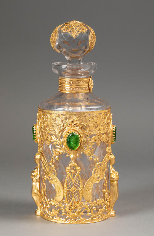 【已售】独角鹿西洋古董19世纪末法国出品女神像及花叶纹铜鎏金精雕镶嵌古典女子肖像主题绿色卡梅奥装饰水晶烈酒瓶 商品图2