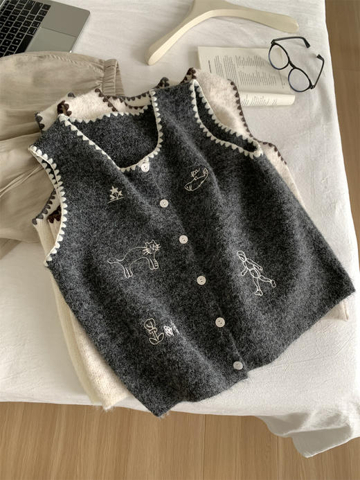 韩系减龄卡通刺绣针织马甲开衫！2025女款设计感花边贝壳扣毛衣背心秋冬~！ 商品图2