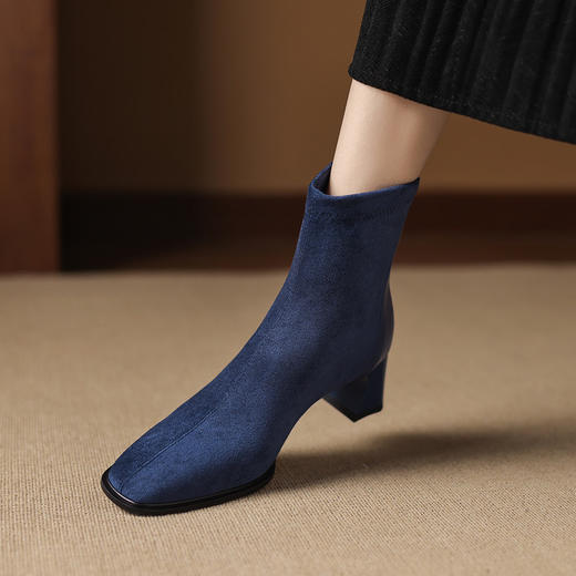 【预售5天】复古风百搭高跟短靴女秋冬新款方头时尚拼接粗跟时装靴瘦瘦靴AJ&JL-838 商品图1