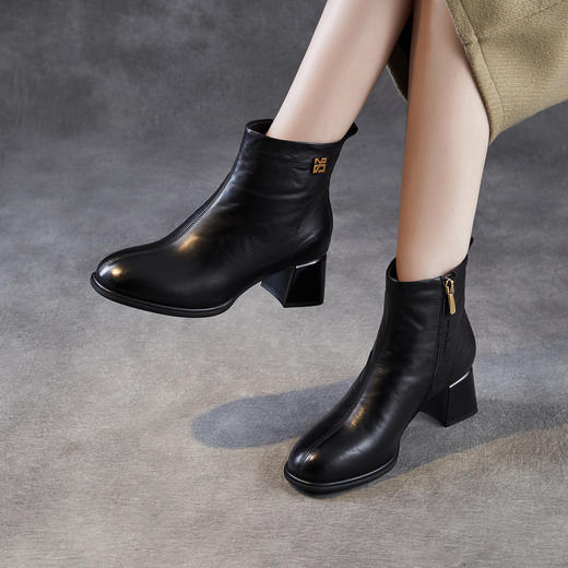 ZM258686真皮妈妈鞋子加绒短靴女靴子皮鞋2025新款秋冬季粗跟高跟鞋马丁靴 商品图0