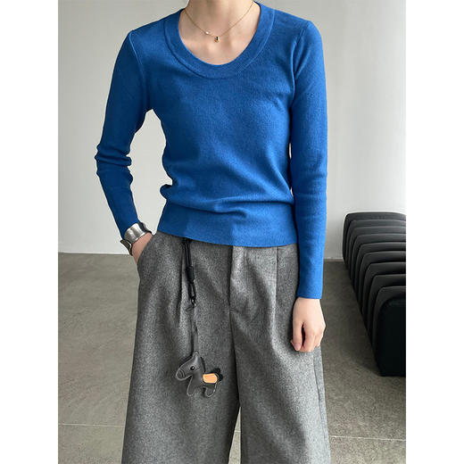 2025秋冬新款！U领露锁骨显瘦软糯针织打底衫女气质修身长袖上衣！ 商品图1